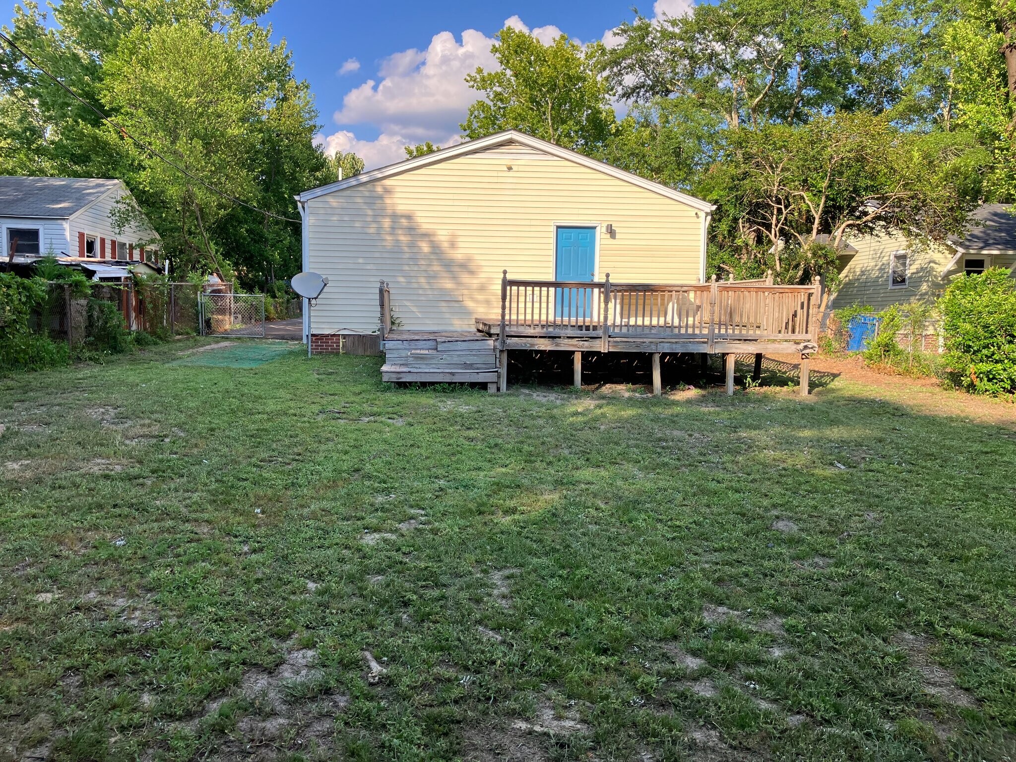 Building Photo - 203 Branham St