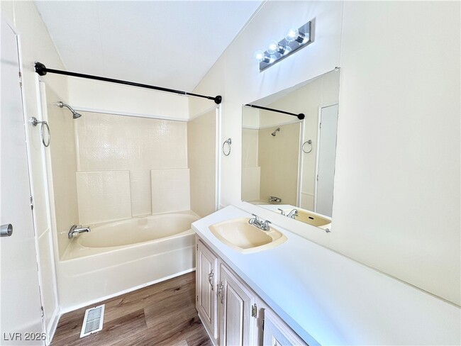 Building Photo - 2336 Jeane Ave