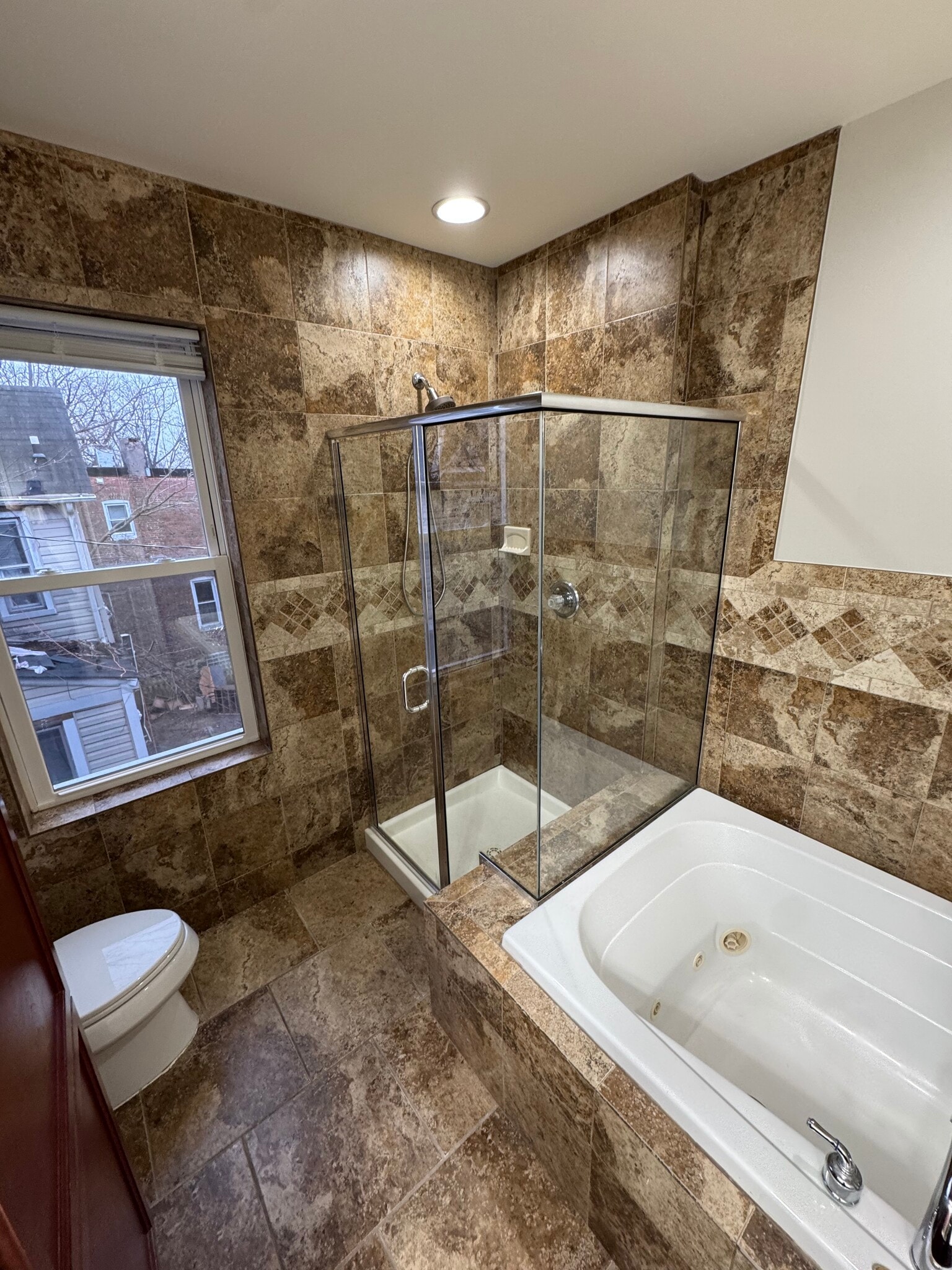 Building Photo - 414 S Augusta Ave