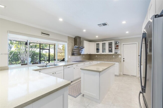 Building Photo - 8520 SW 84th Terrace