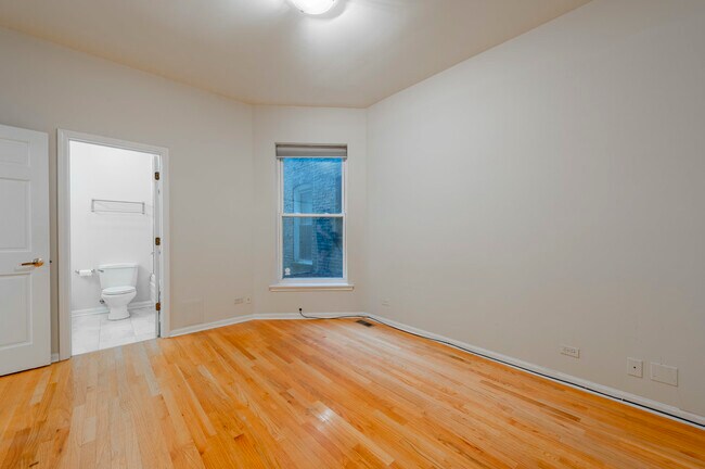 Building Photo - 1017 W Dakin St
