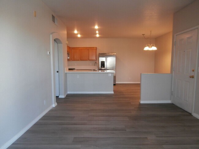 Building Photo - 2201 Ramsgate Dr
