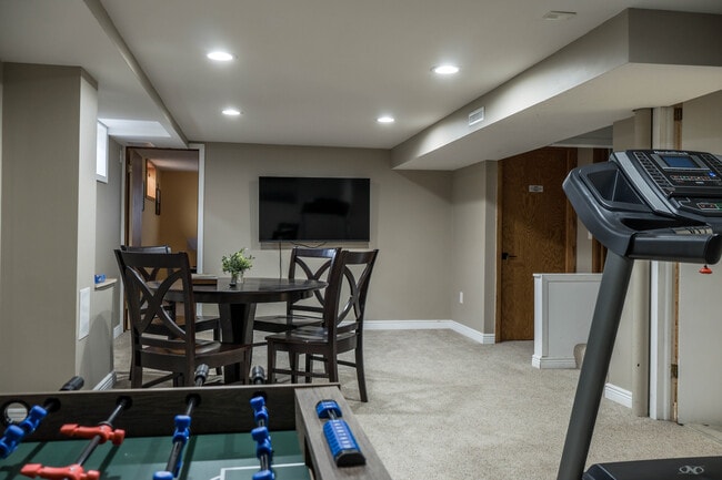 Building Photo - 1929 Summer St