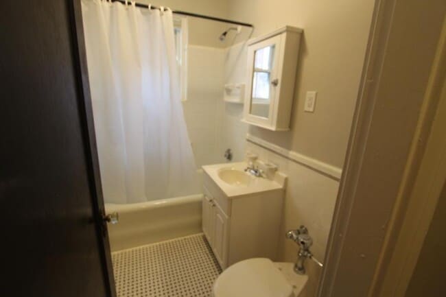 Building Photo - 1.0 bedroom in Somerville Massachusetts 02144