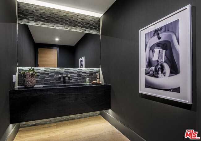 Building Photo - 17341 Amina Pl