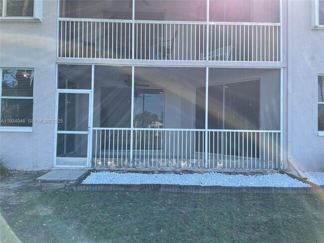 Building Photo - 14909 SW 15th St