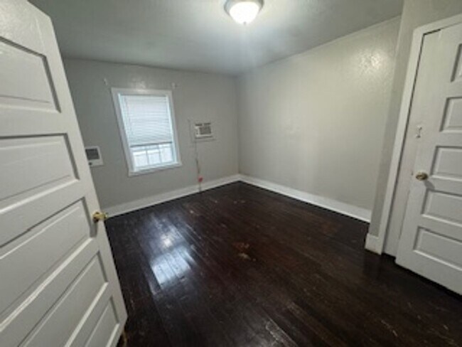 Building Photo - 2 Bedroom House Near Downtown OKC