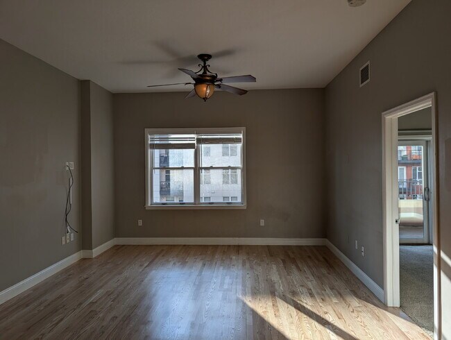 Building Photo - Chic Urban Living: Spacious 2-Bed Condo in Denver with 2 Reserved Garage Spaces!