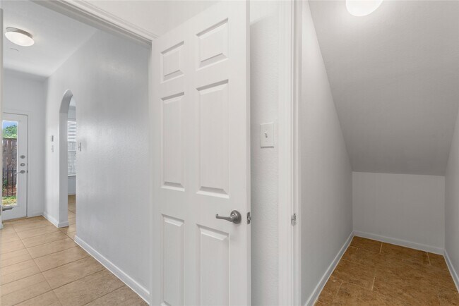 Building Photo - 31 Umbria Ln