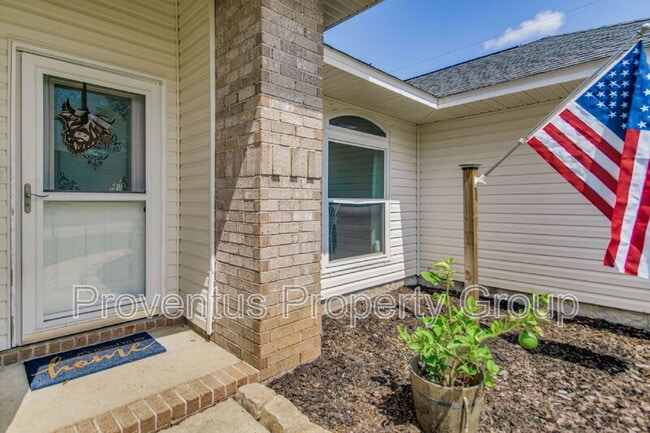 Building Photo - 3661 London Rd