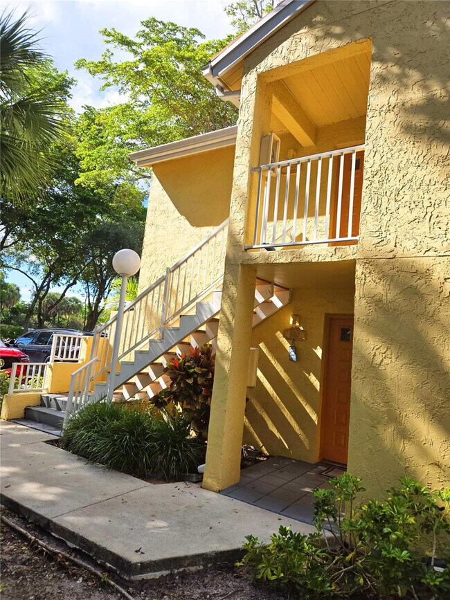 Building Photo - 922 Coral Club Dr