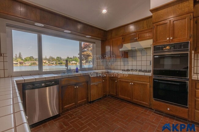 Building Photo - 4134 Fort Donelson Dr