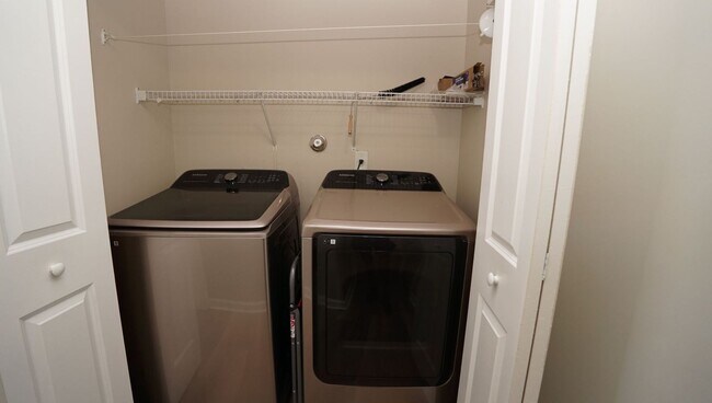 Building Photo - 301 Scranton Ct
