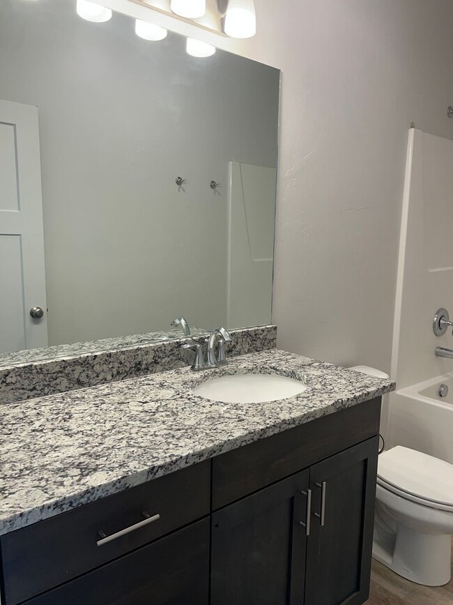 Building Photo - Beautiful 4 bed 2.5 bath home in the desirable Summerfield Subdivision