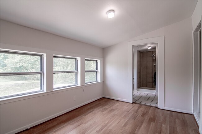 Building Photo - 3141 Old Houston Rd