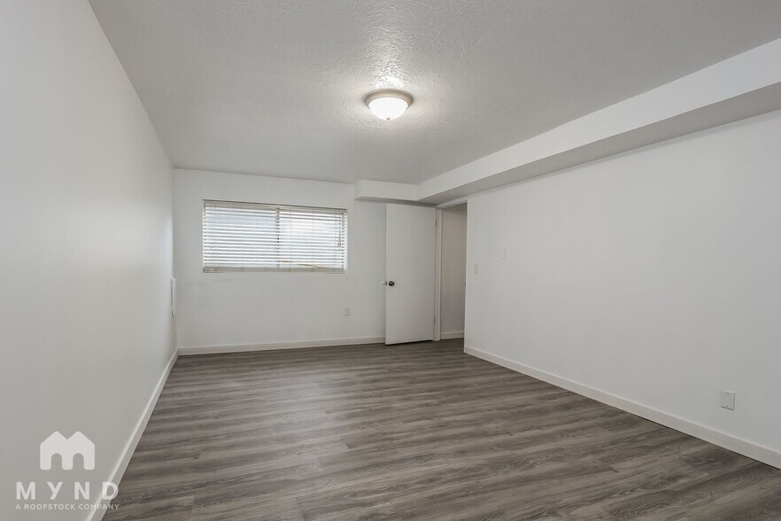 Building Photo - 3130 Green Acre Dr