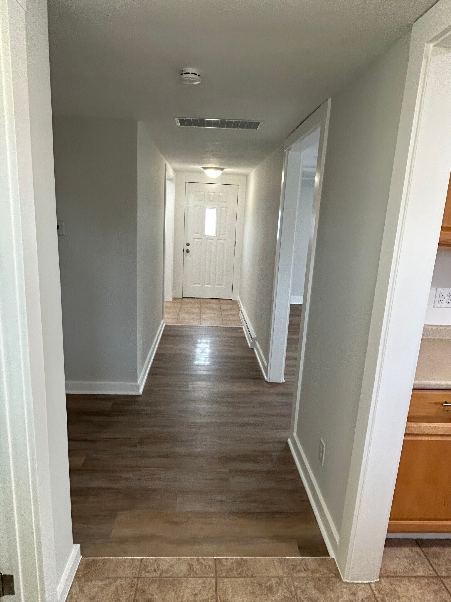 Building Photo - 810 Mc Connell St