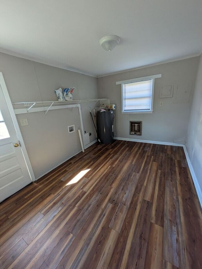 Building Photo - 3BD/1.5BA Duplex in Morganton, NC