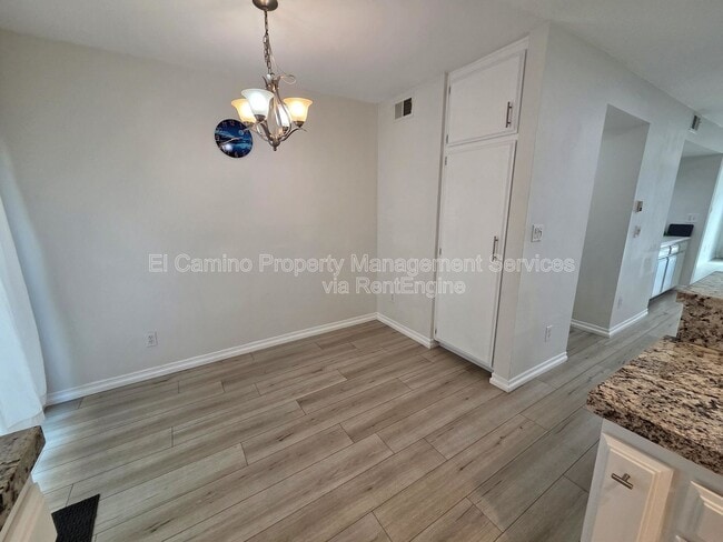 Building Photo - 2520 Graham Ave