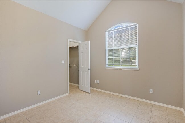 Building Photo - 9104 N Green River Dr