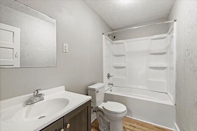 Building Photo - 1132 N Rural St