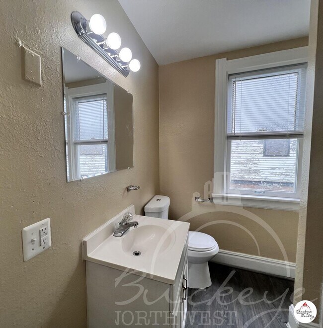 Building Photo - 3113 Scottwood Ave