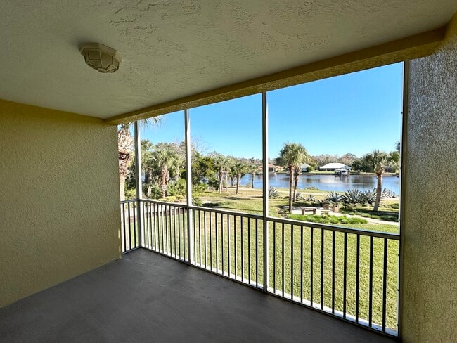 Building Photo - 900 Canopy Walk Ln