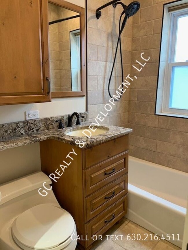 Building Photo - 1460 Whitcomb Ave