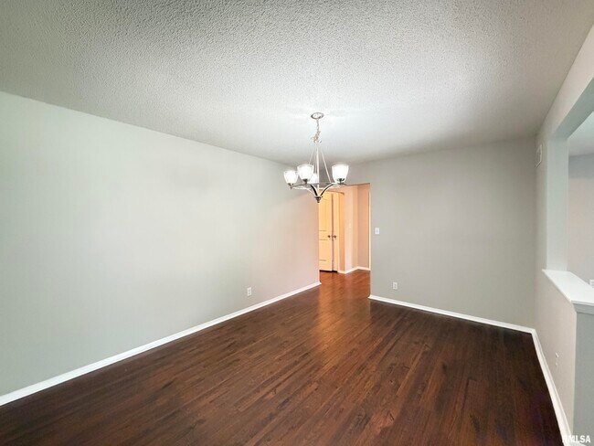 Building Photo - 122 W Morningside Dr