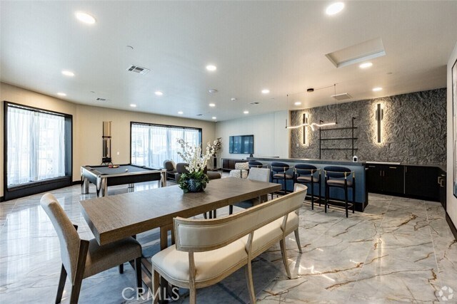 Building Photo - 4064 E Live Oak Ave