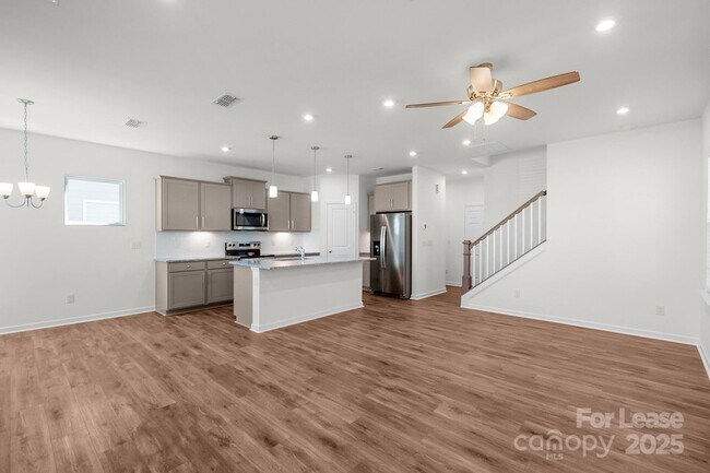 Building Photo - 14028 Penbury Ln