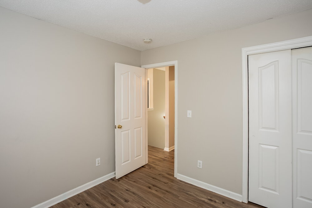 Building Photo - 2112 Highland Park Dr