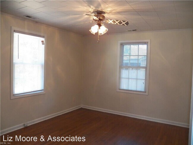 Building Photo - 2 br, 1 bath House - 627 Briarfield Road