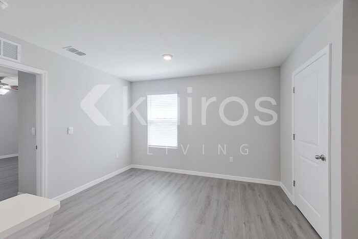 Building Photo - 8644 SW 44th Ct