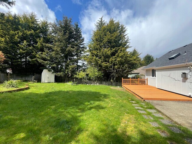 Building Photo - 38019 24th Ct S