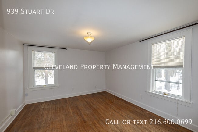 Building Photo - 939 Stuart Dr