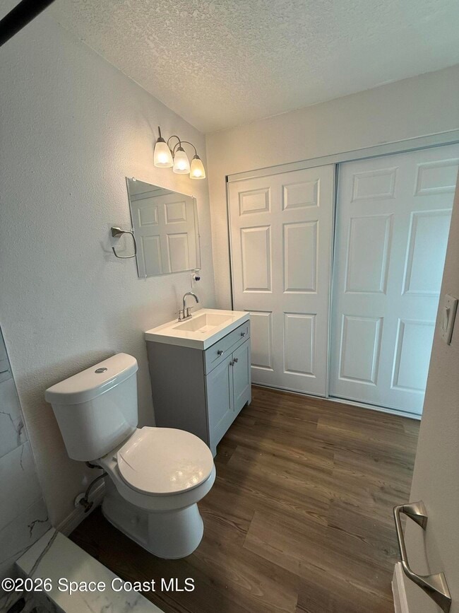 Building Photo - 1465 Malibu Cir NE