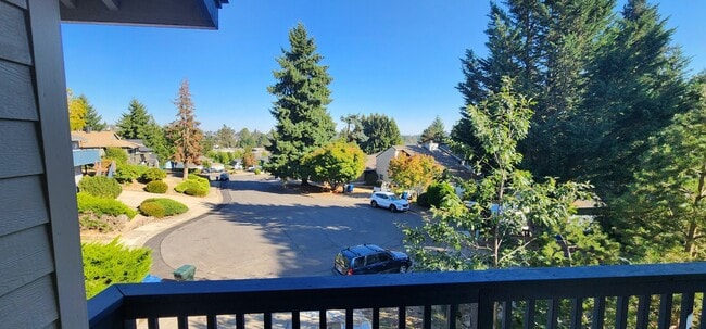 Building Photo - 1545 Fircrest Ct SE