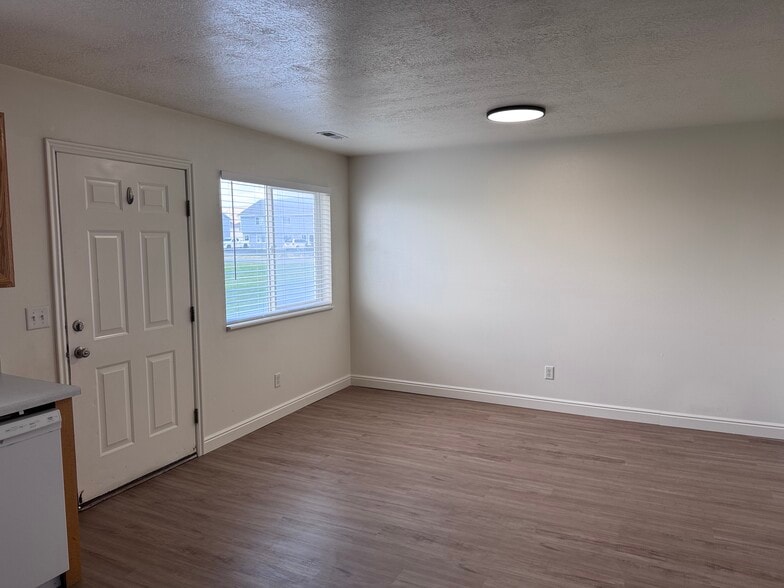 Building Photo - 2455 W 450 N