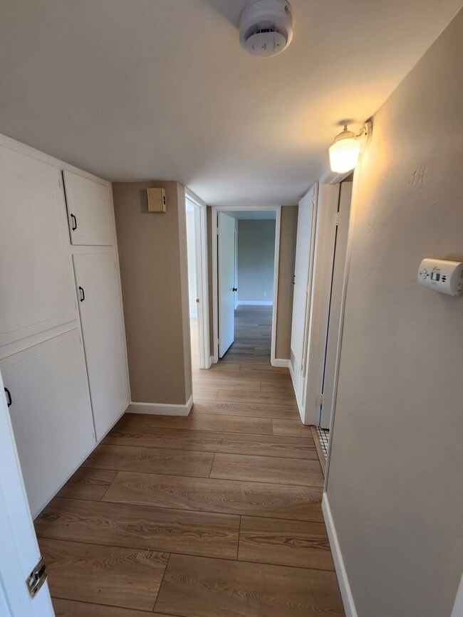 Building Photo - 2 bed/1 bath Condo in Cardiff - West of I-5