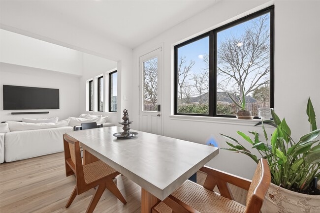 Building Photo - 2806 Tumlinson Dr