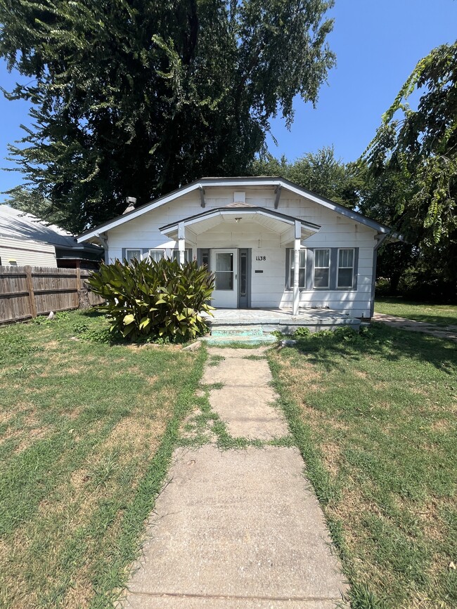 Primary Photo - 1138 N Lottie Ave