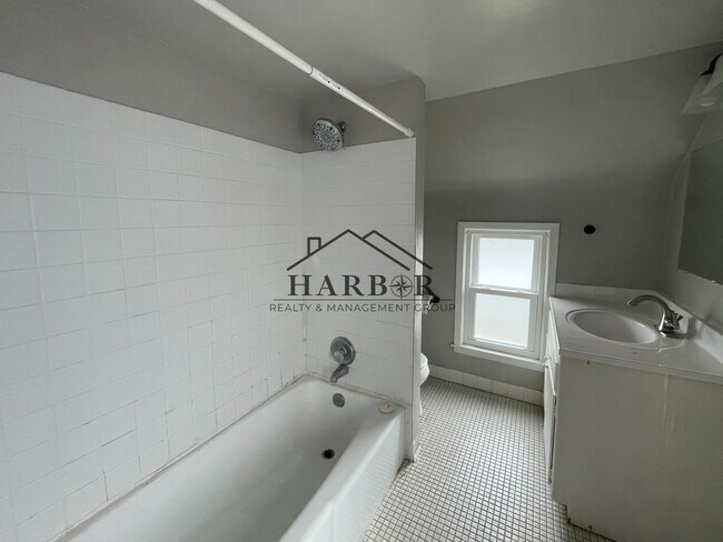 Building Photo - Prime Downtown Rochester 1BR