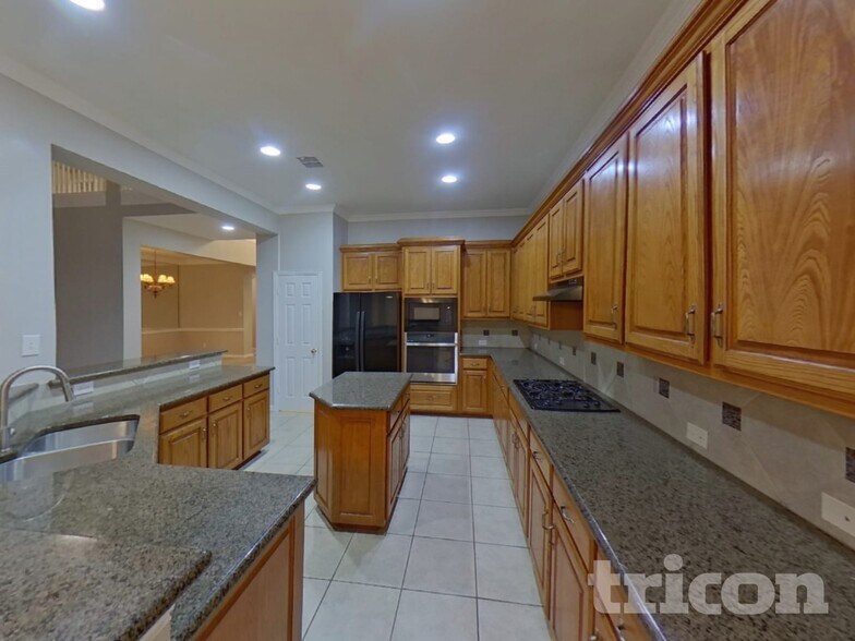 Building Photo - 1980 Creekside Dr