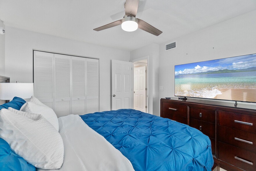 Building Photo - 433 Cerromar Ln