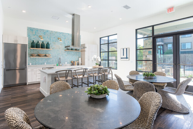 Interior Photo - Blossoms at Brentwood