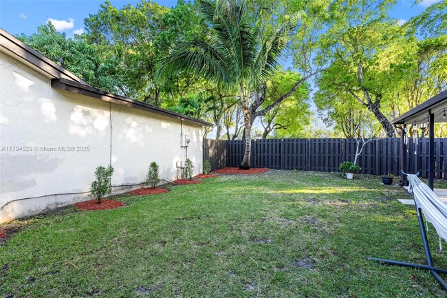 Building Photo - 10853 SW 132nd Cir Ct