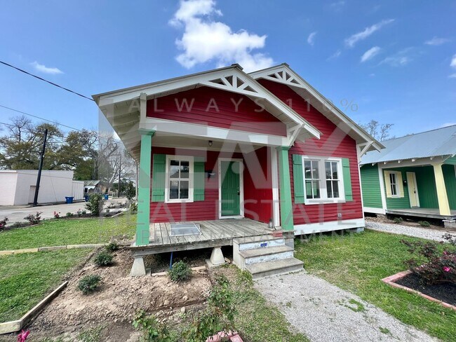 Primary Photo - 2 Bedroom, 1 Bathroom House in Freetown!
