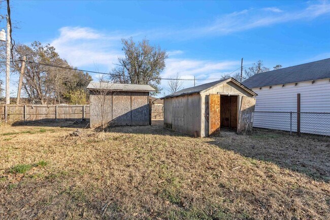 Building Photo - 4504 Drexel Ave