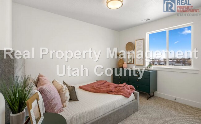 Building Photo - 367 S 610 E